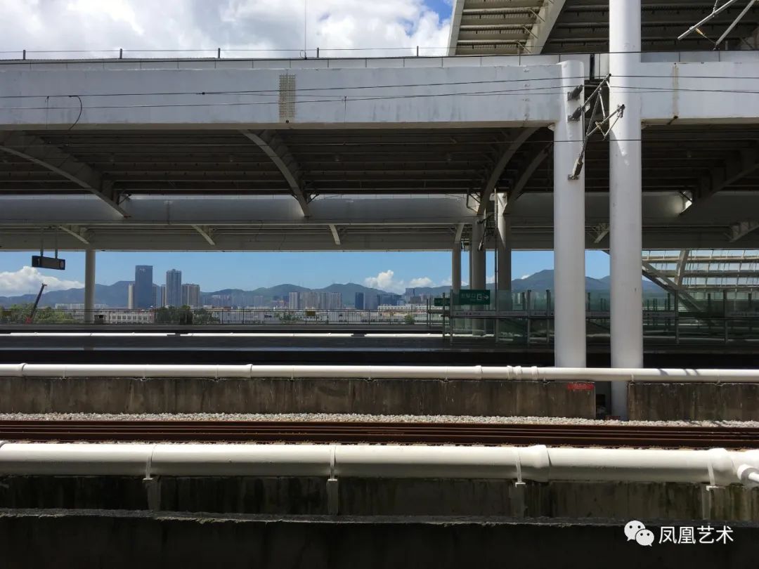 凤凰艺术|“缪斯，愚公与指南针”小记