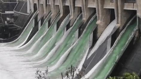 每小时2个西湖冲向下游,新安江水库水位开始下降!建德30万人受影响,桐庐多处汪洋