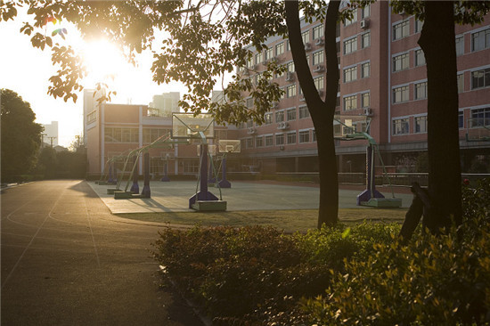 绿都澜湾二期值得入手吗,绿都澜湾需要落户三年吗