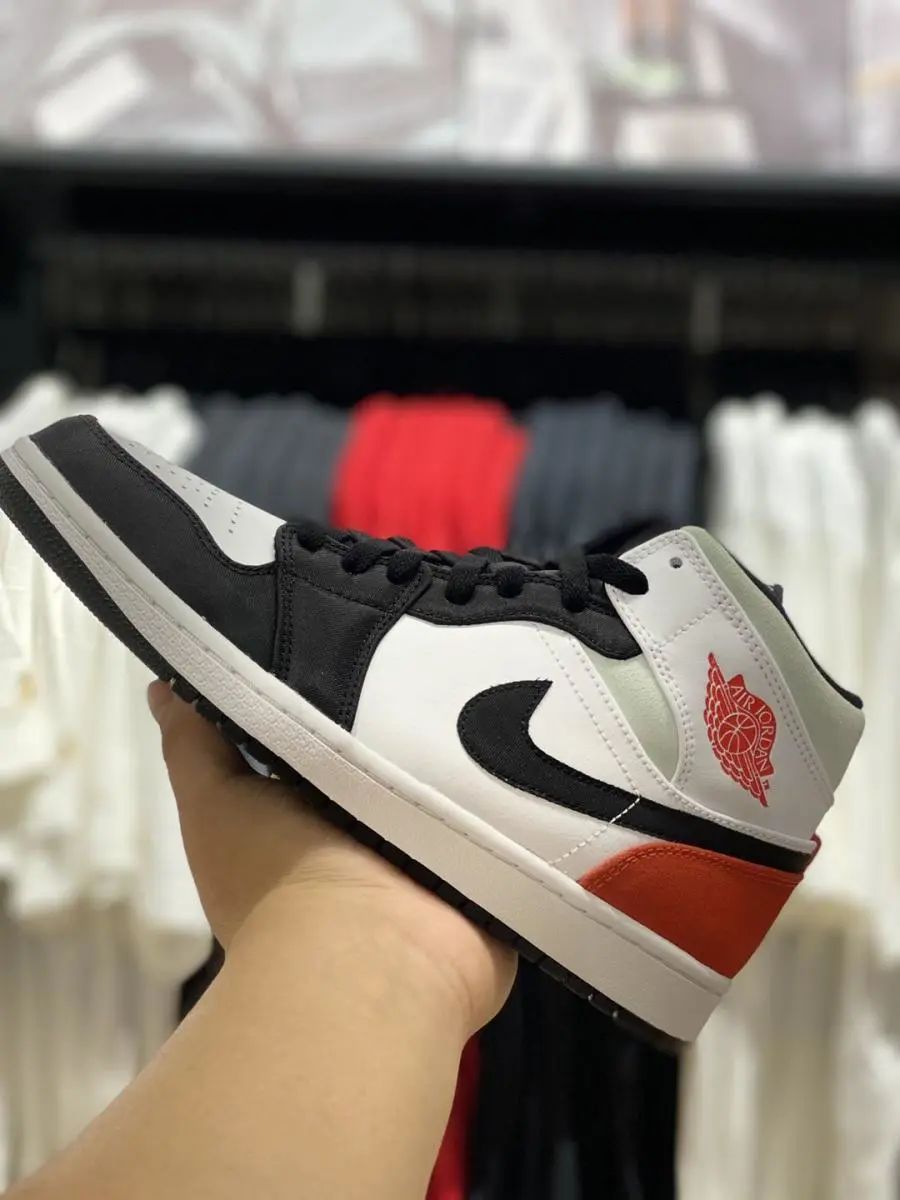 aj11low简版鞋标,aj11low白黑红鞋后跟