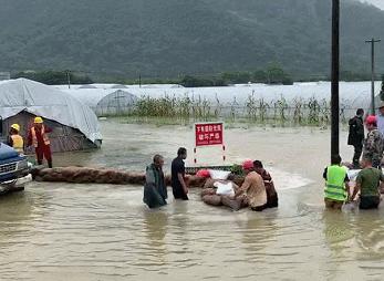 每小时2个西湖冲向下游,新安江水库水位开始下降!建德30万人受影响,桐庐多处汪洋
