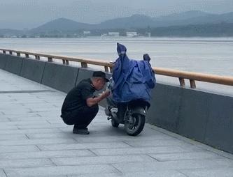 每小时2个西湖冲向下游,新安江水库水位开始下降!建德30万人受影响,桐庐多处汪洋