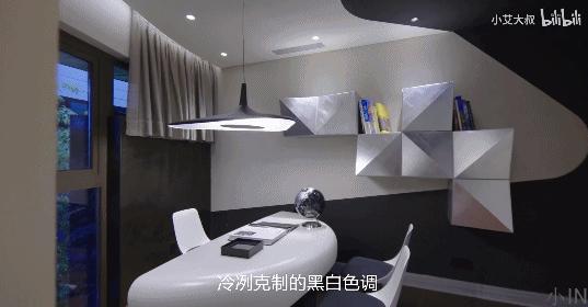 成都1.5亿豪宅火了!一小张地毯10w,买就送游艇码头,网友:都很满意,就差钱了