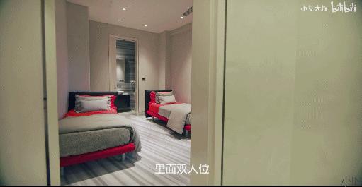 成都1.5亿豪宅火了!一小张地毯10w,买就送游艇码头,网友:都很满意,就差钱了