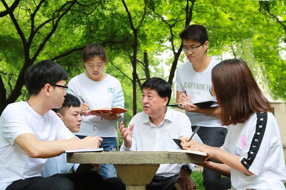 你好这里是成都,校园生活武汉科技大学