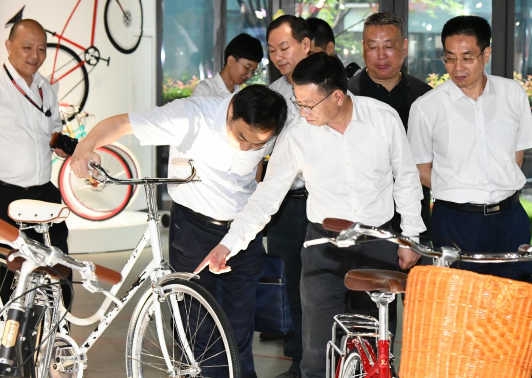 在曾经的年代凤凰牌自行车,凤凰牌自行车当年很好吗