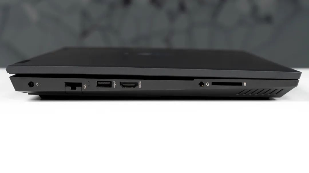 聊一款性价比不错的大屏游戏本,今年最新款的游戏本