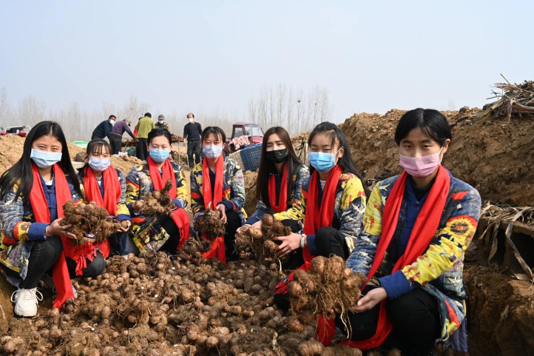 基层志愿者在疫情中的感人事迹,抗击疫情志愿公益事迹简介