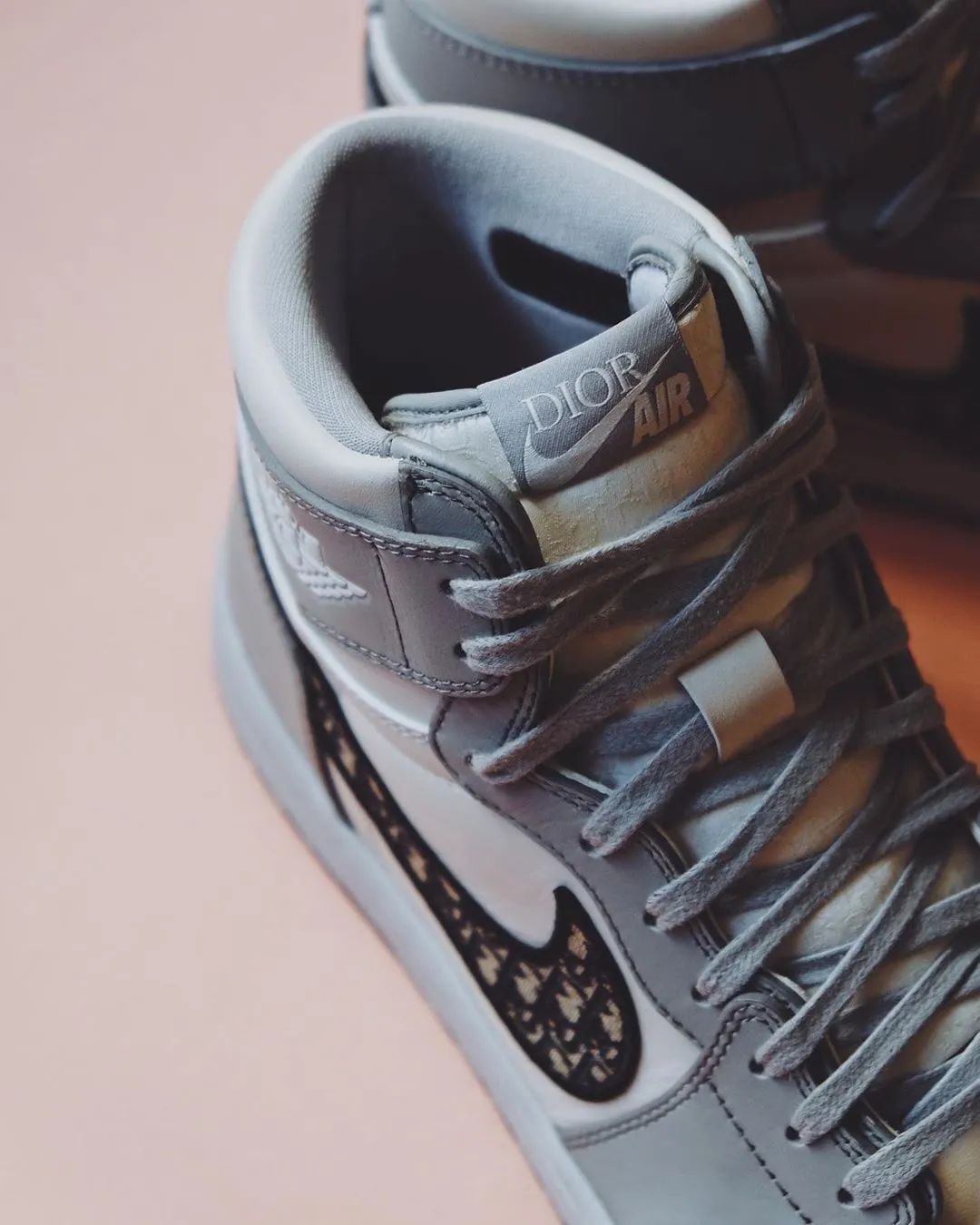 潮鞋速递｜新SupremexVans释出，这Vans我又可以了？