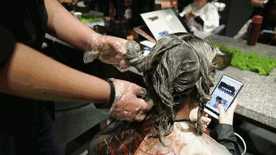 显白发色黄皮夏天,夏天适合染什么发色高级显白