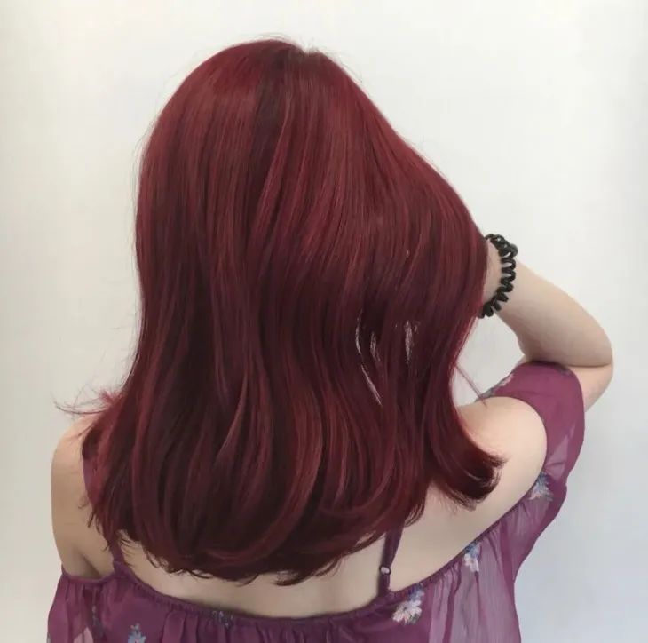 显白发色黄皮夏天,夏天适合染什么发色高级显白