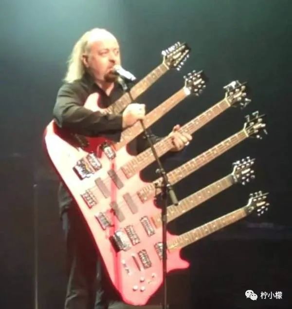 和朋友在ktv玩真心话,和朋友在ktv里玩真心话大冒险