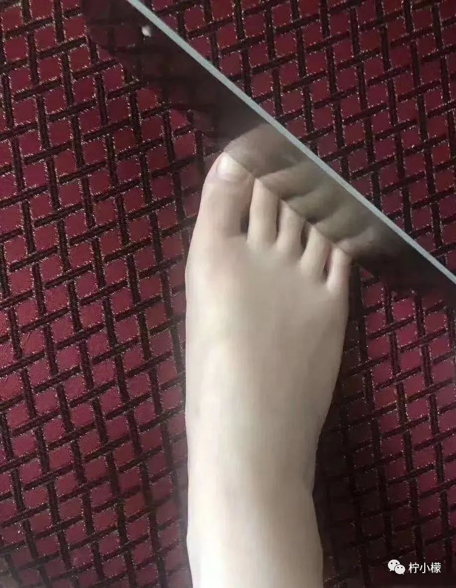 和朋友在ktv玩真心话,和朋友在ktv里玩真心话大冒险