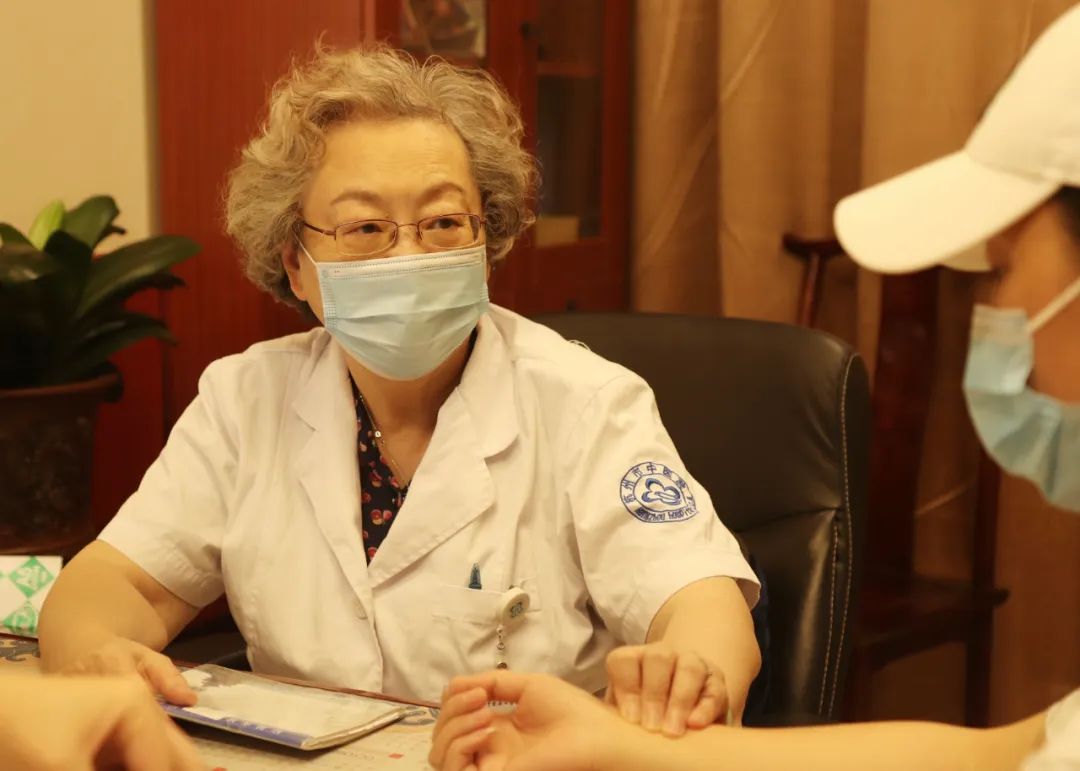 【专家在身边】为什么越来越多的人难怀孕?何氏妇科*四代第**传人分享调养经