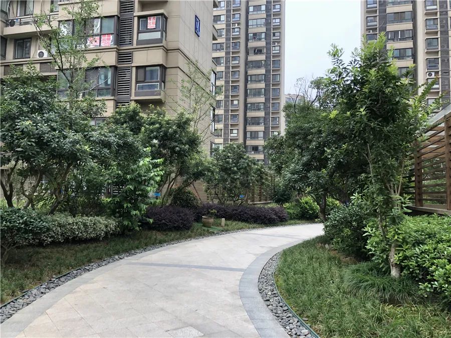 两年房价涨1100卖出赚多少,两年涨20万的房子