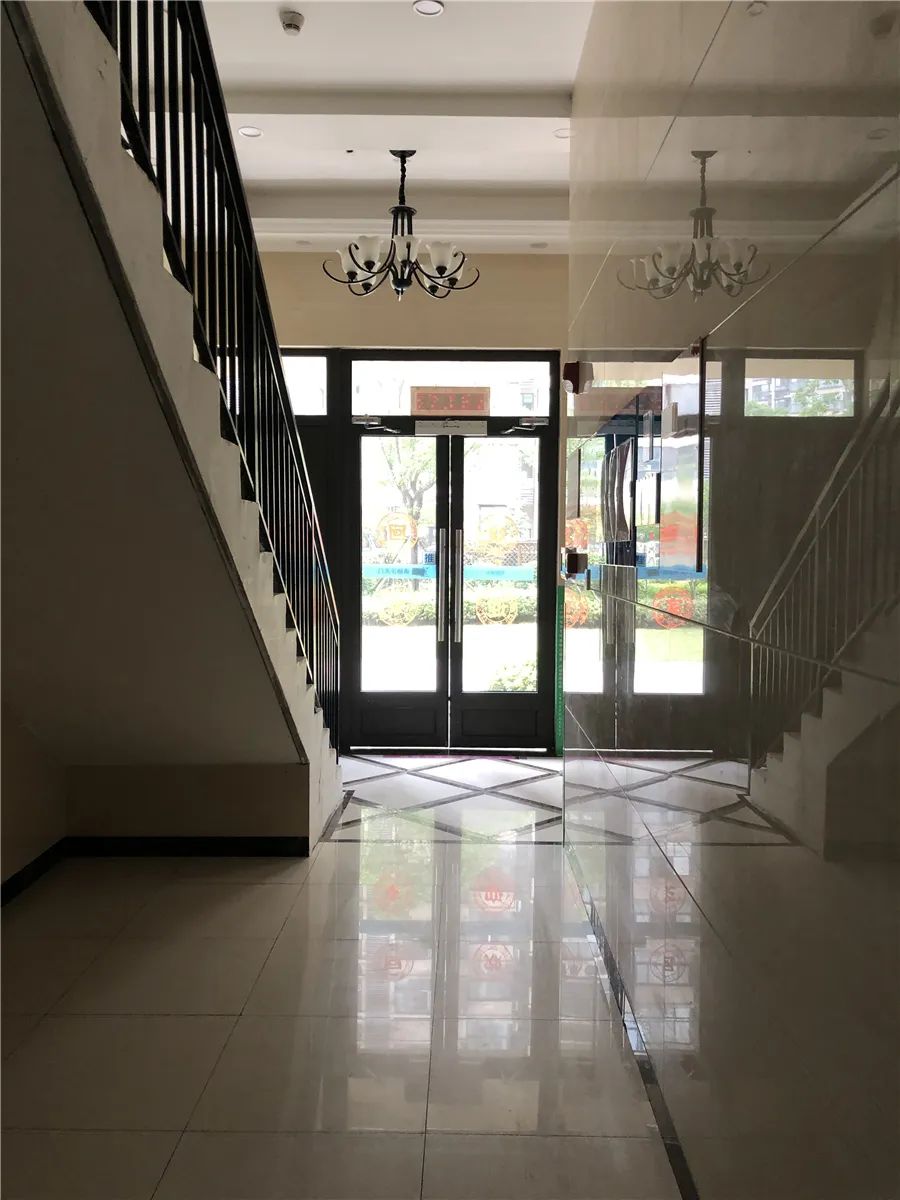 两年房价涨1100卖出赚多少,两年涨20万的房子