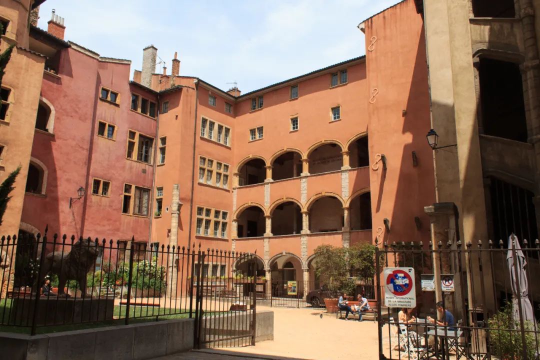 「娱乐」吸血鬼的秘密，时光机的旅行，法国博物馆里的惊喜多到尖叫