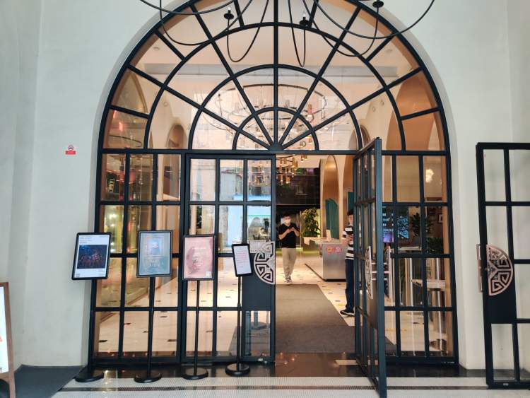 从村上隆到麦克·莱登，别错过外滩这家“宝藏画廊”|魔都小众美术馆