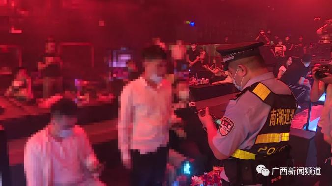 从事营利性陪侍人员如何处罚,营利性陪侍违法