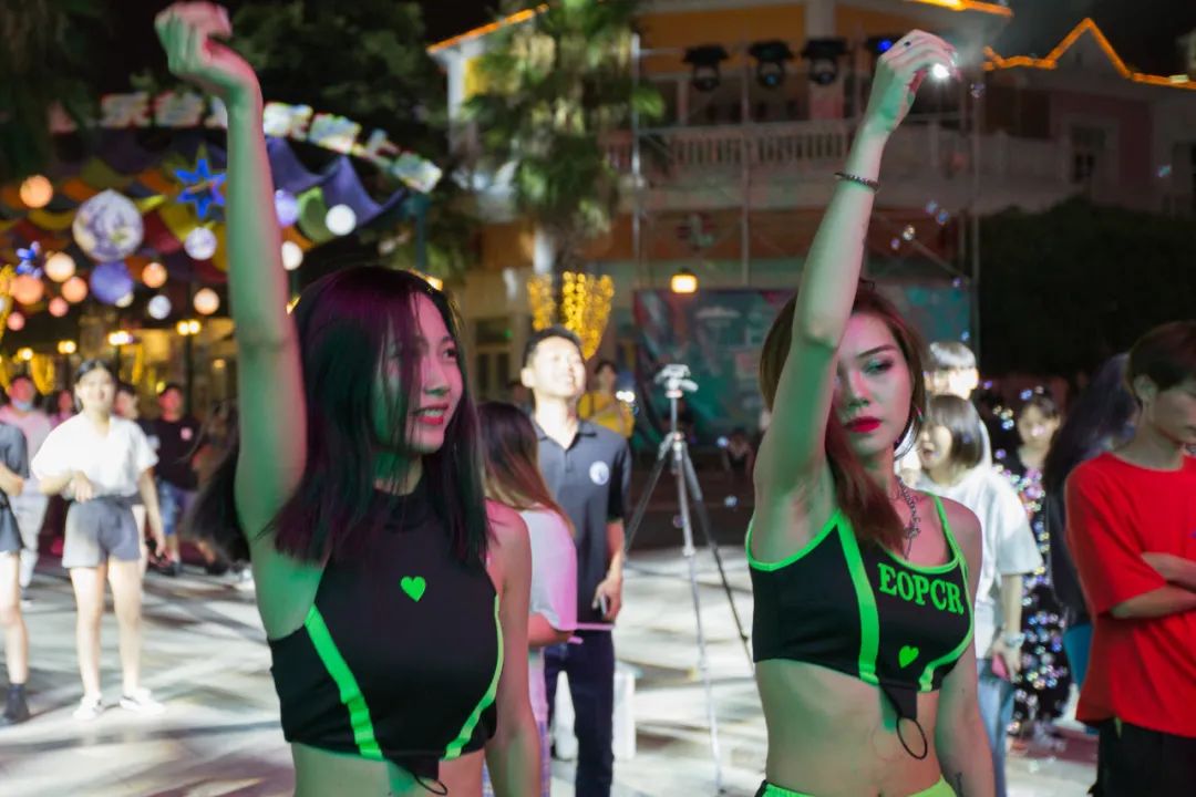 蹦迪劲爆电音现场,蹦迪劲爆最嗨版电音100首