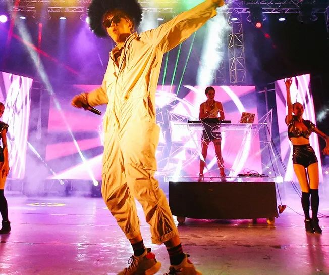 蹦迪劲爆电音现场,蹦迪劲爆最嗨版电音100首