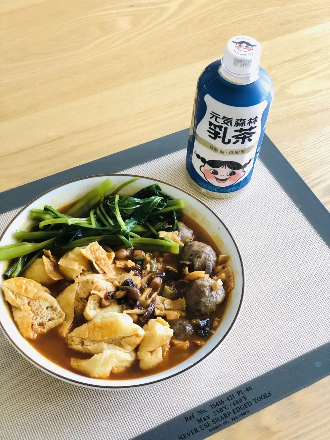 螺蛳粉配色的篮球鞋,螺蛳粉篮球鞋