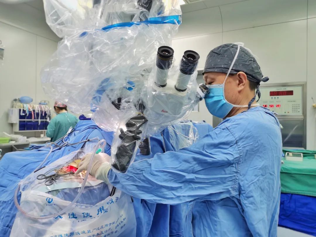 【专家在身边】“一触即发”的痛，她已10多年没有笑过……这病为何久治不愈？