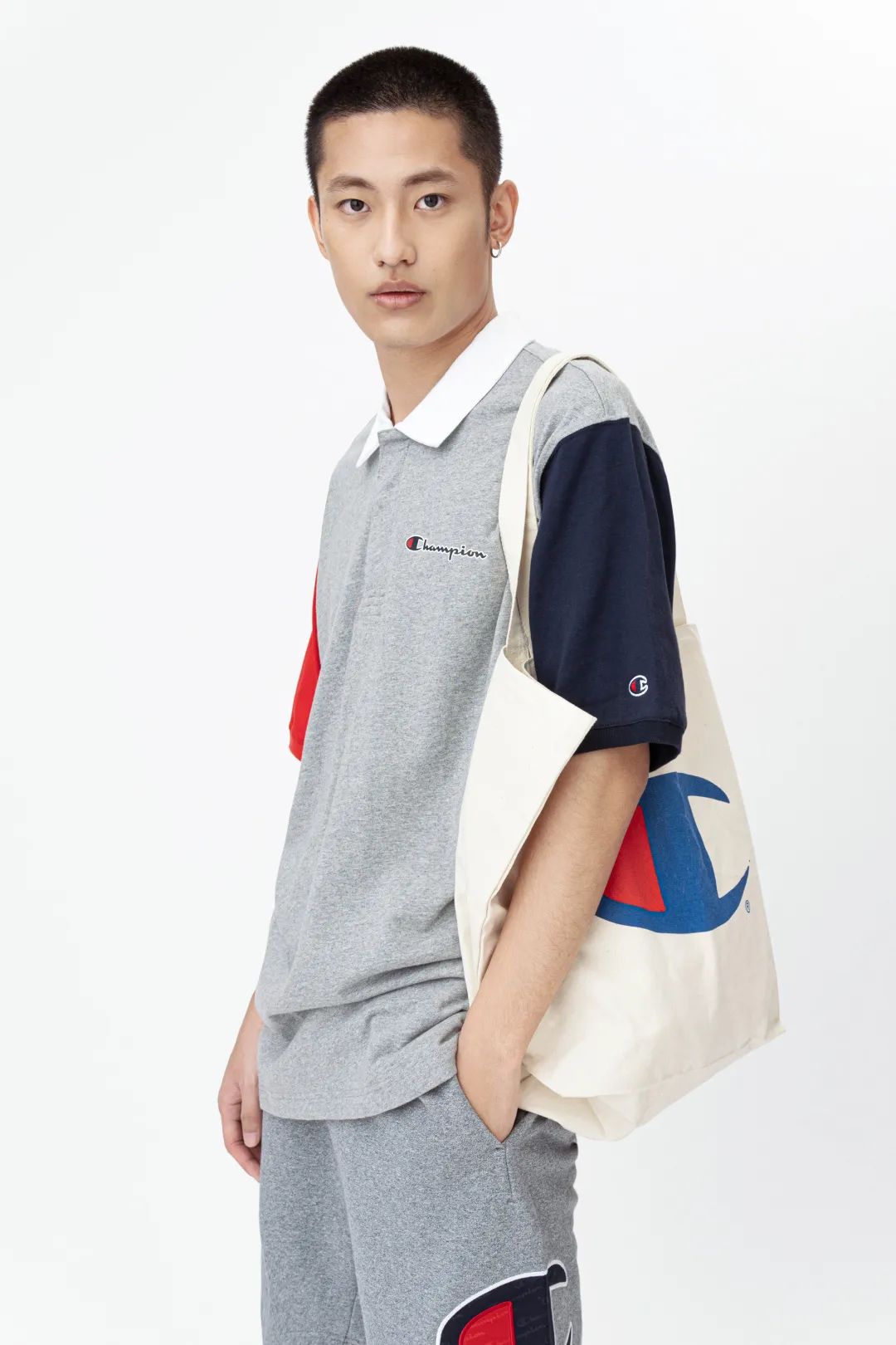 5款全新ChampionT恤将在得物App线上独家发售