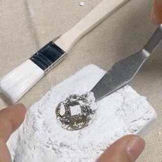 自从入了这个盒子，娃就沉迷于当医生、做手术，完全不理我