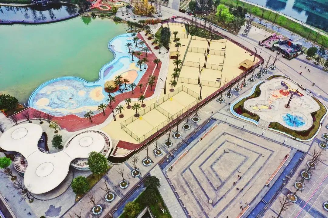 无边泳池、皮划艇湖区、室内篮球馆…原来成都高新的公园里有这么多运动空间！