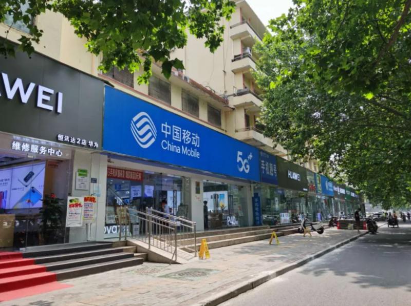 父亲过世房产过户给母亲还是子女,父亲去世房产怎样过户给子女最好