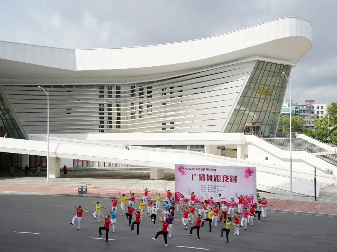 全民健身广场舞动起来视频,开心健身广场舞幸福跳起来