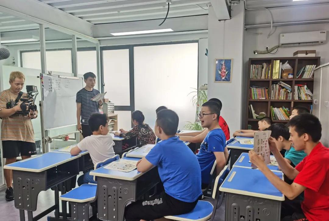 虹桥镇家园电台——星行动，新力量！“星熠虹桥”关爱自闭症项目寻找公益伙伴，共谱爱的乐章