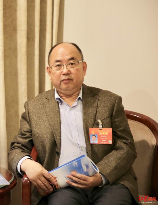 成都拍了拍你，一亿成都粉get心动讯息