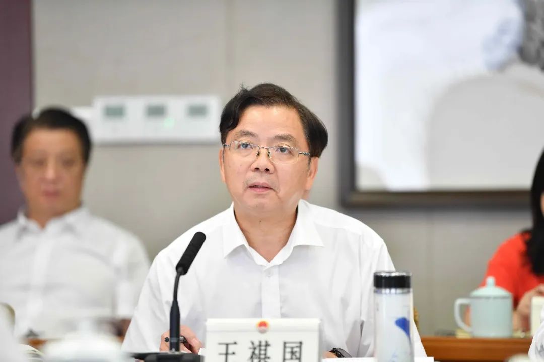 浙江省检察院*党**组理论学习中心组专题学习《习*平近**谈治国理政》第三卷