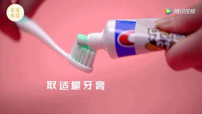 用什么方法可以清洁衣服上的污渍,衣服上的汽油污渍怎么去除小窍门