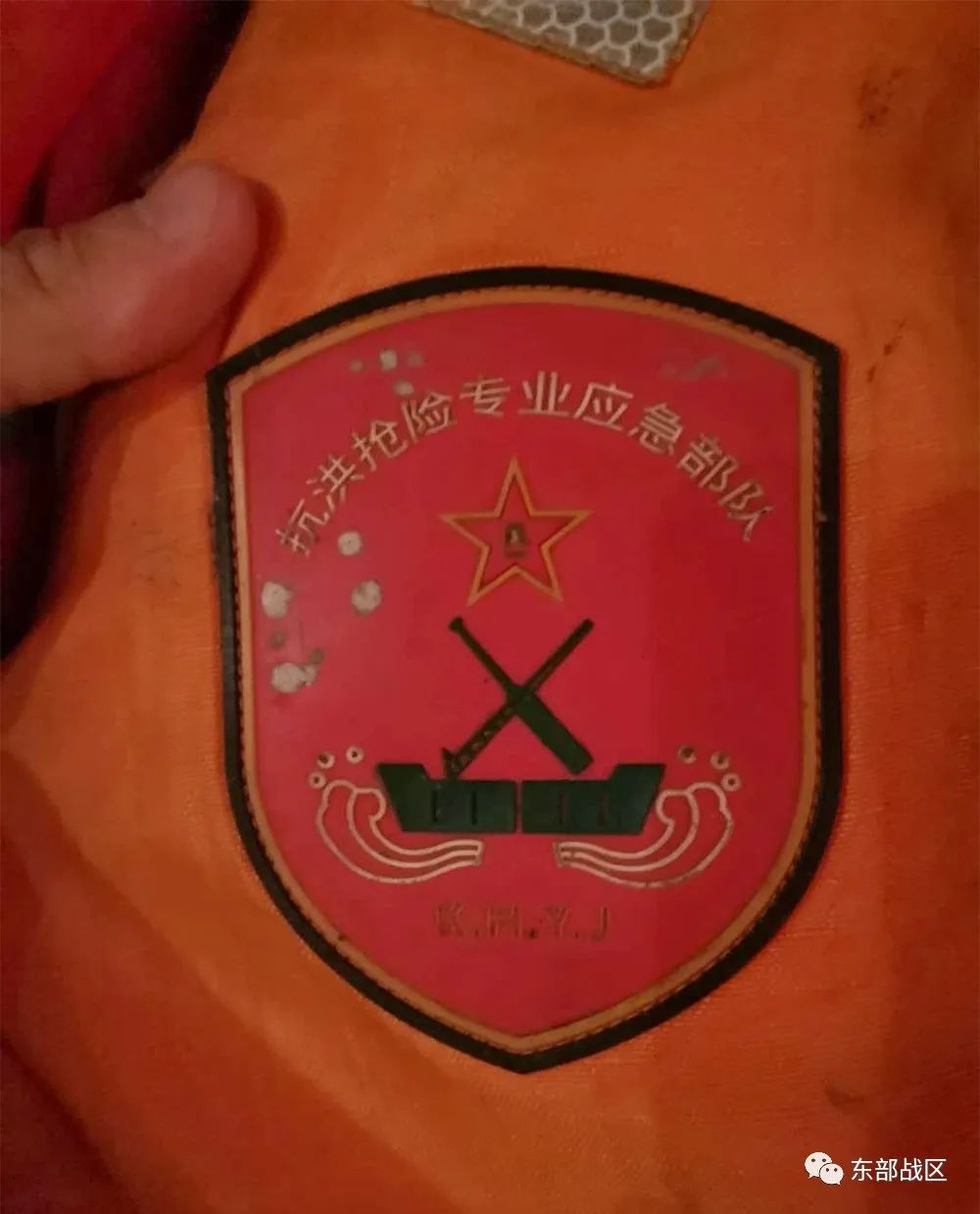 抗洪抢险的画面,抗洪一线的动人画面