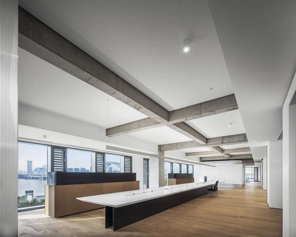 新作|凌笛OFFICE：重现旧工业时代质感/万境设计