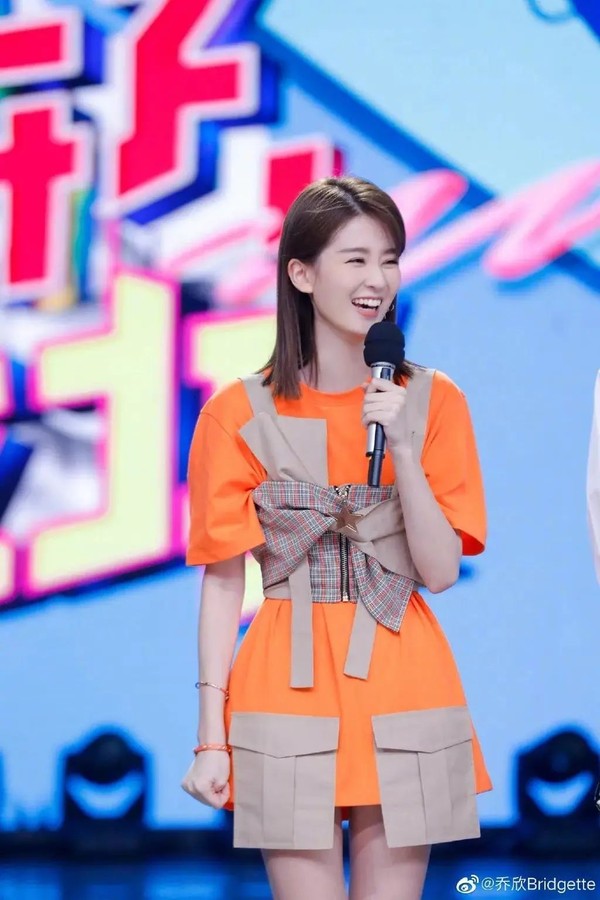 身为富二代的她被骂太做作？“整容式”逆袭的背后难道有高人指点？