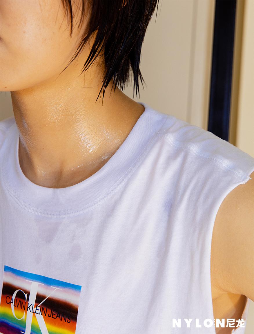 奔赴全国各地,尼龙拍摄了22位青春荷尔蒙扑面来的运动青年