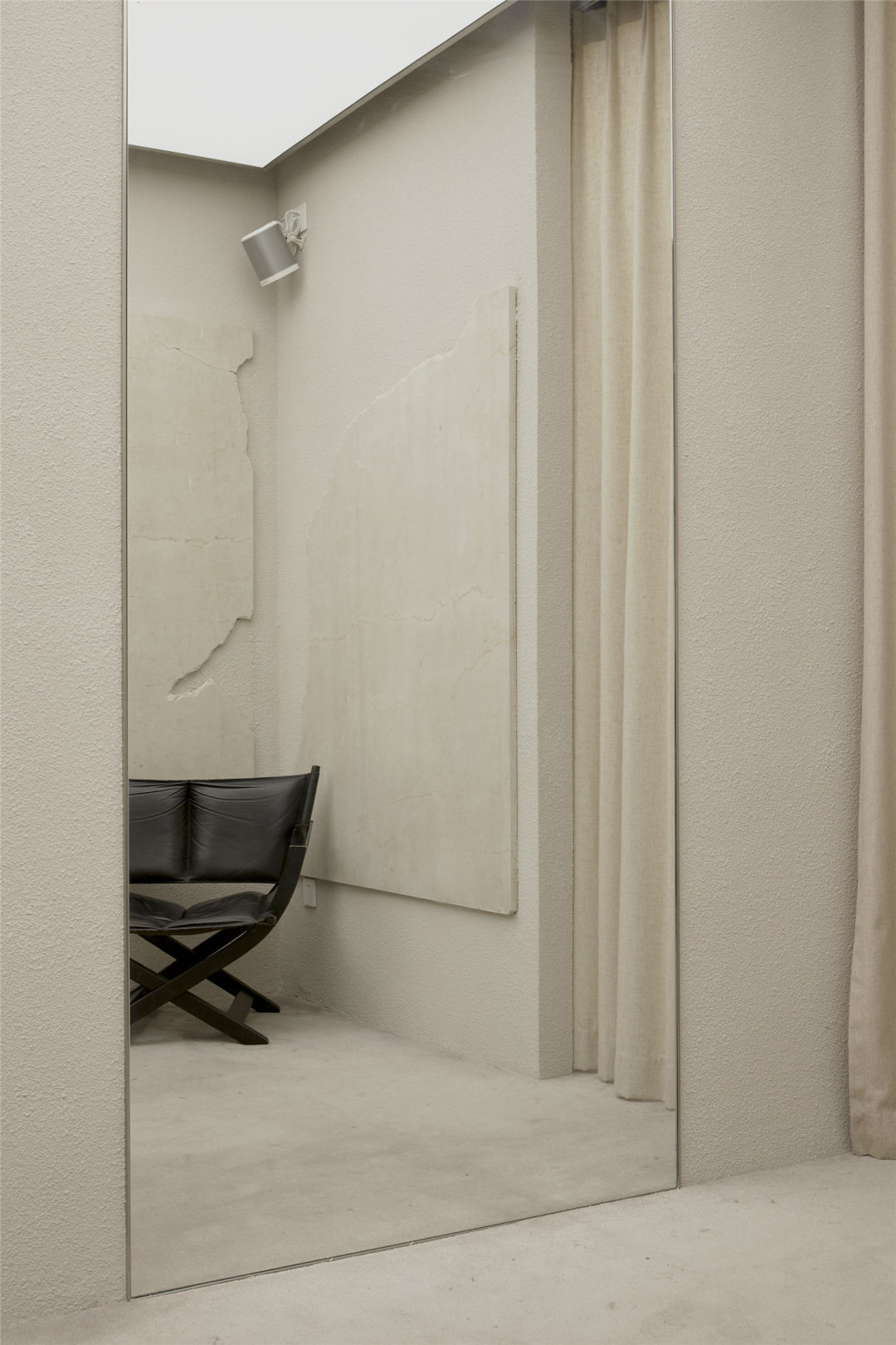 一个把“纽约地铁”搬到上海老建筑里的时尚买手店