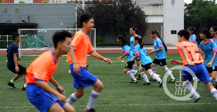 梦想踏上征程流动儿童的足球夏令营开营啦