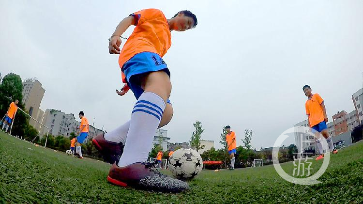 梦想踏上征程流动儿童的足球夏令营开营啦