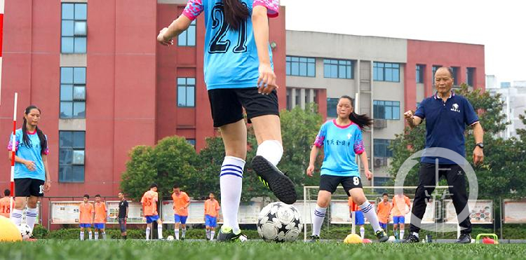 梦想踏上征程流动儿童的足球夏令营开营啦