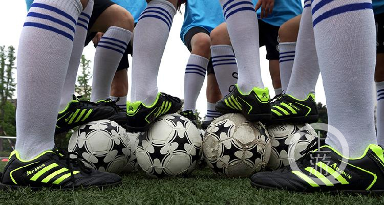 梦想踏上征程流动儿童的足球夏令营开营啦