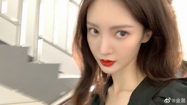 她才是内地版恋爱天后吧?为什么这些小鲜肉都这么喜欢她?