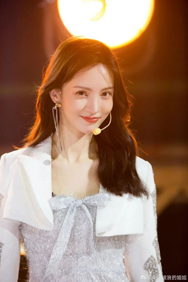 她才是内地版恋爱天后吧？为什么这些小鲜肉都这么喜欢她？