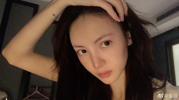 她才是内地版恋爱天后吧?为什么这些小鲜肉都这么喜欢她?