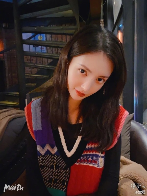 她才是内地版恋爱天后吧?为什么这些小鲜肉都这么喜欢她?