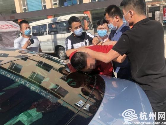 借了33万还了68期,借35万还了3年还剩28万包括利息吗